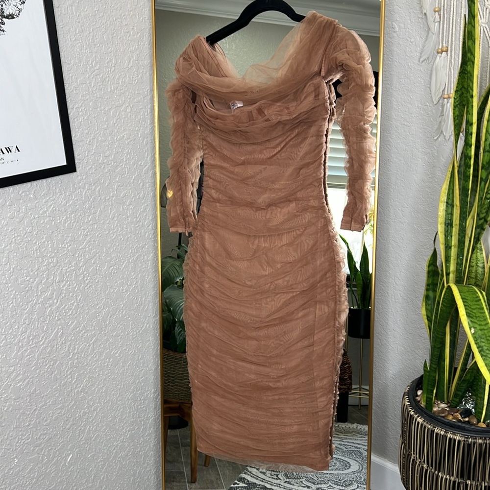 House of CB ‘ANAIS' Tulle Off-Shoulder Sleeveless Dress NWOT - Picture 8 of 9